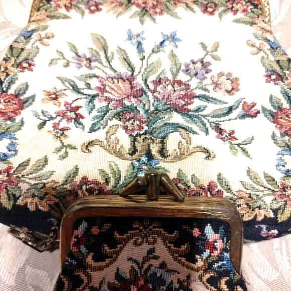 🌿🌹🌿 Lovely Vintage Petite Floral Tapestry Evening Bag Purse Handbag - Picture 6 of 13